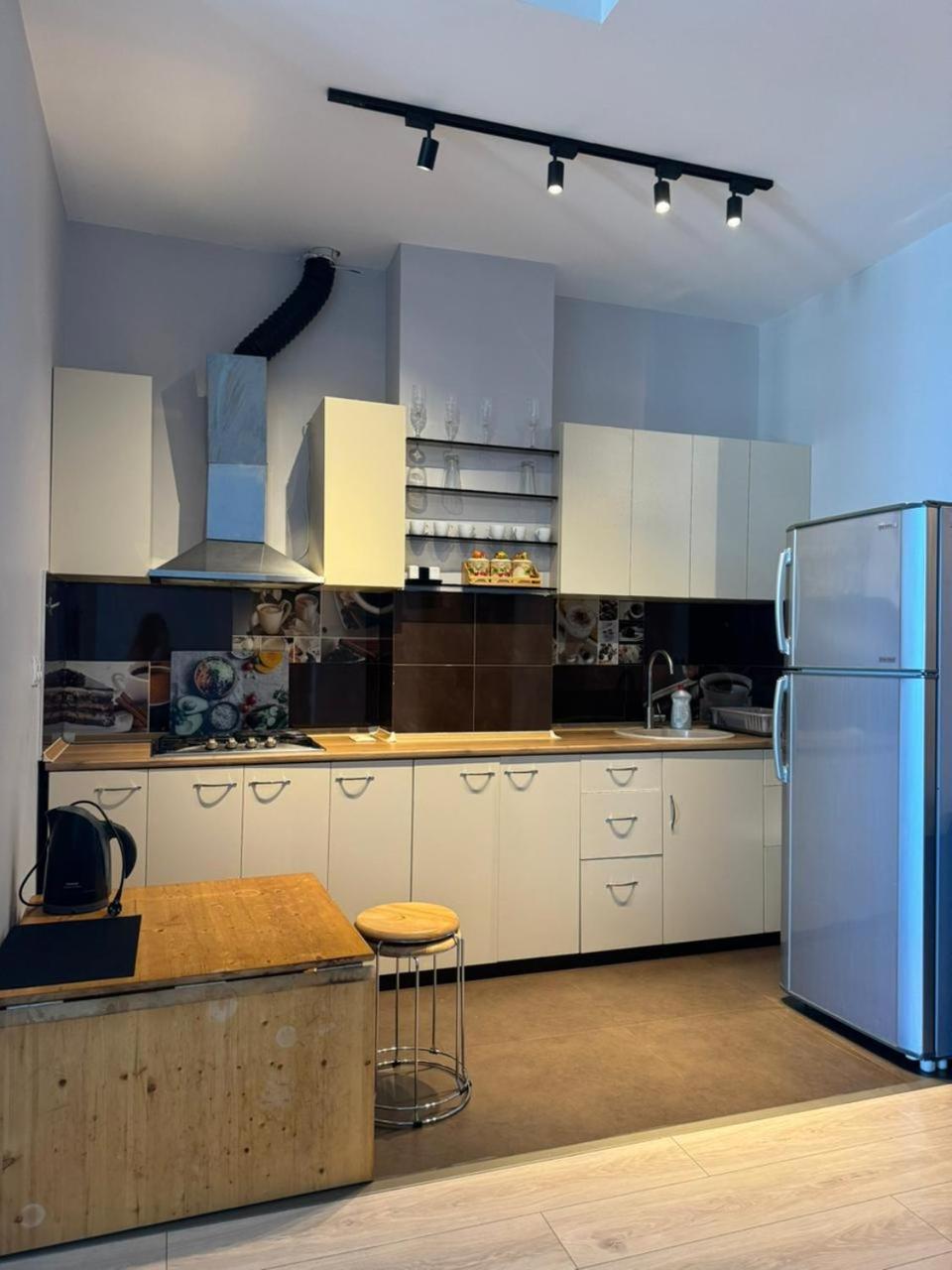 Gio Appartement Batoemi Buitenkant foto