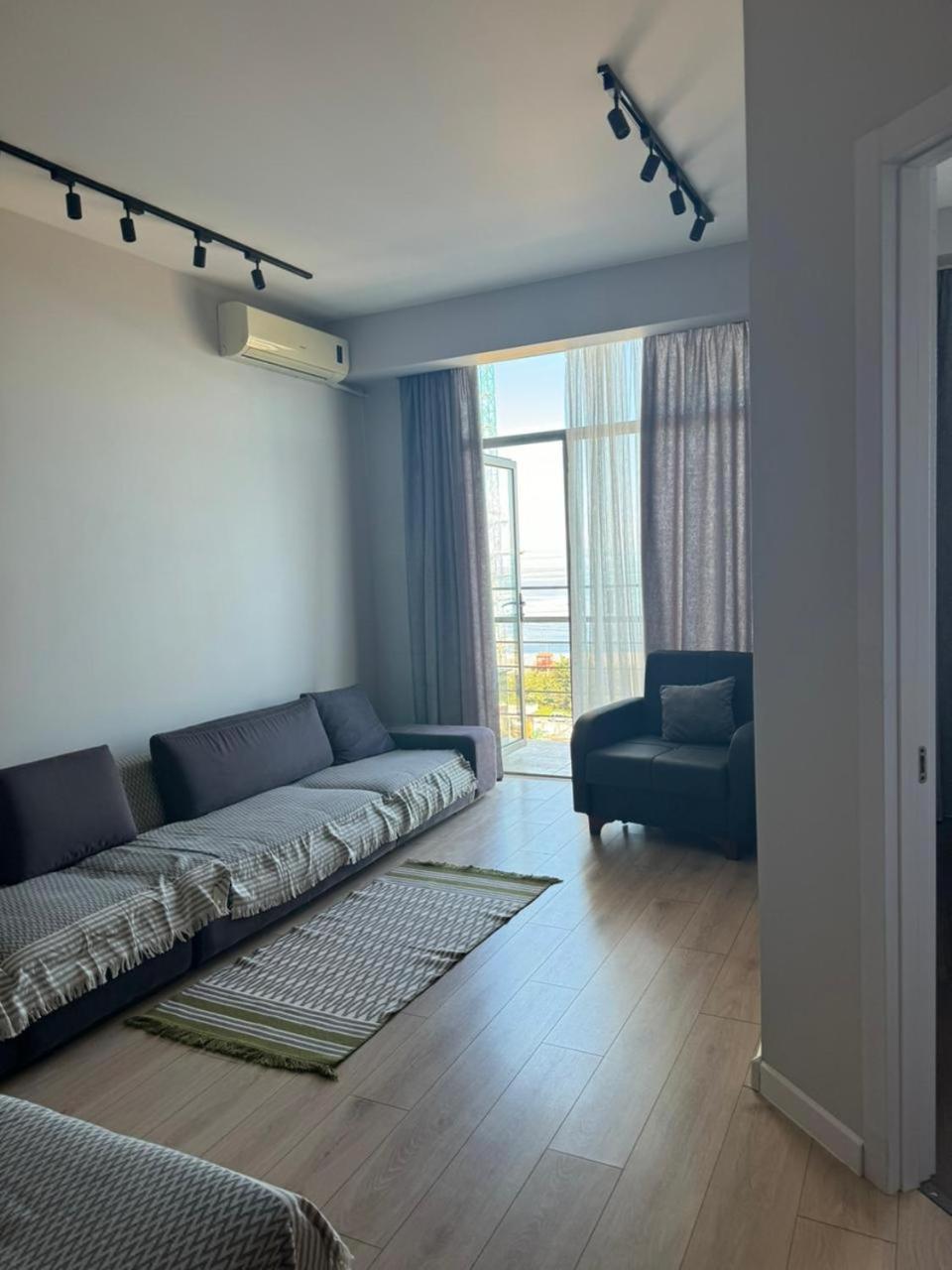 Gio Appartement Batoemi Buitenkant foto